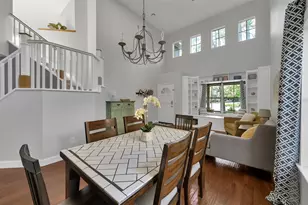 59 E Autumn Branch Cir, The Woodlands, TX 77382 - Photo 4