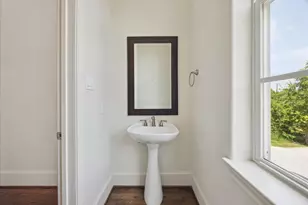 258 E 28th St, Houston, TX 77008 - Photo 12