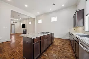 258 E 28th St, Houston, TX 77008 - Photo 10