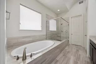 258 E 28th St, Houston, TX 77008 - Photo 16