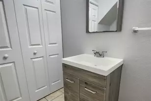 921 Marine Dr, Galveston, TX 77550 - Photo 8