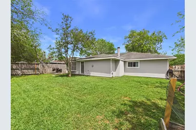 2818 New England Court, Webster, TX 77598 - Photo 38