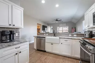 6722 Poplar Bend Ln, Dickinson, TX 77539 - Photo 10