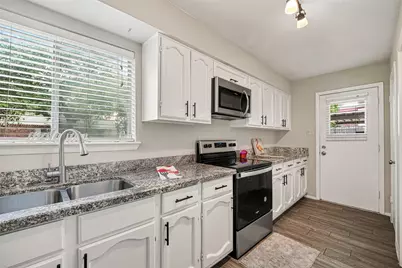 7895 Green Lawn Drive #7895, Houston, TX 77088 - Photo 12