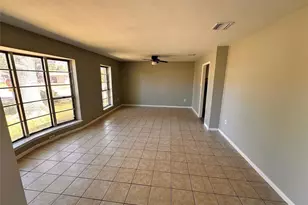 738 Beachcomber Ln, Houston, TX 77062 - Photo 2