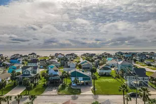 13826 Pirates Beach Blvd, Galveston, TX 77554 - Photo 48