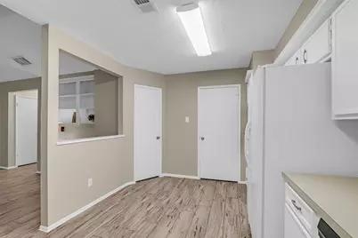 11827 Brook Meadows Lane, Meadows Place, TX 77477 - Photo 18