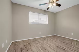 11827 Brook Meadows Ln, Meadows Place, TX 77477 - Photo 24