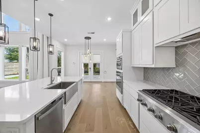 8558 Ridgepoint Drive, Houston, TX 77055 - Photo 10