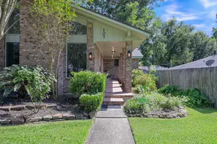 107 Shadylyn Dr, Conroe, TX 77304 - Photo 1