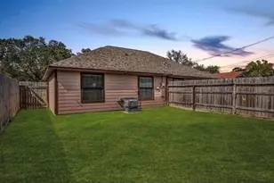 995 Junell St, Houston, TX 77088 - Photo 6