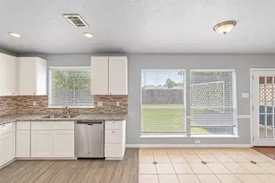 12027 Huntington Park Dr, Houston, TX 77099 - Photo 20