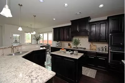 5210 Bartlett Vista Court, Fulshear, TX 77441 - Photo 10