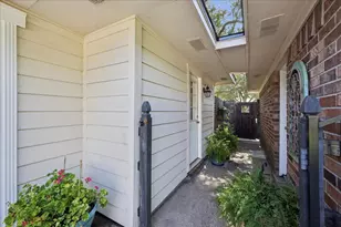 5925 Longwood St, Beaumont, TX 77707 - Photo 38