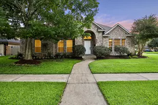 8802 Robindell Dr, Houston, TX 77074 - Photo 1