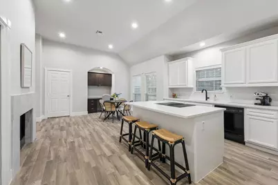 8802 Robindell Drive, Houston, TX 77074 - Photo 10