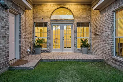 8802 Robindell Drive, Houston, TX 77074 - Photo 28