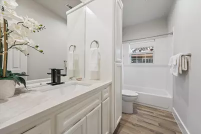 8802 Robindell Drive, Houston, TX 77074 - Photo 24