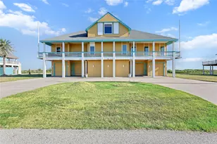680 Villa Dr, Crystal Beach, TX 77650 - Photo 6