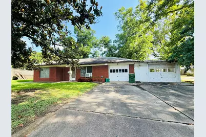 2721 Beaumont Avenue, Liberty, TX 77575 - Photo 2