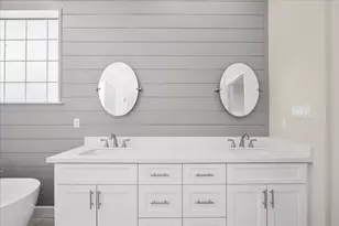 918 Long Reach Dr, Tiki Island, TX 77554 - Photo 20