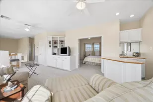 918 Long Reach Dr, Tiki Island, TX 77554 - Photo 22