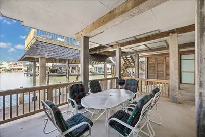 918 Long Reach Drive, Tiki Island, TX 77554 - Photo 28