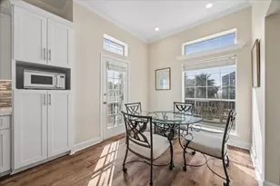 918 Long Reach Dr, Tiki Island, TX 77554 - Photo 14