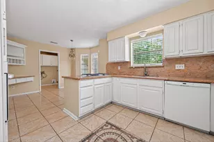 30207 E Geneva Dr, Spring, TX 77386 - Photo 10