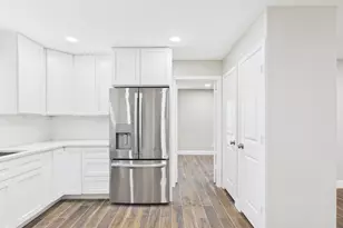 7903 Secretariat Ln, Houston, TX 77071 - Photo 2