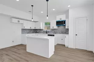 8021 Birmingham St, Houston, TX 77028 - Photo 14