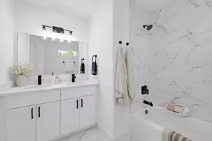 8021 Birmingham St, Houston, TX 77028 - Photo 10