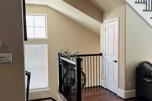 1049 W 22nd St, Houston, TX 77008 - Photo 4