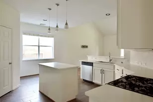 2023 Creek Run Dr, Pearland, TX 77584 - Photo 12