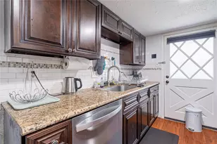12633 Memorial Dr, Houston, TX 77024 - Photo 10