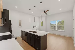 9819 Turnbow St, Houston, TX 77029 - Photo 6
