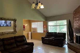 7727 Log Hollow Dr, Houston, TX 77040 - Photo 4