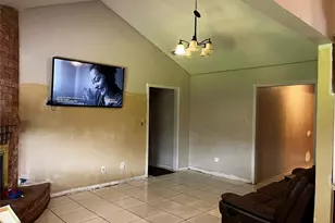 7727 Log Hollow Dr, Houston, TX 77040 - Photo 2