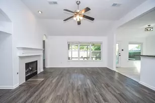 3626 Stratford Town Ln, Sugar Land, TX 77498 - Photo 10