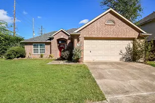 3626 Stratford Town Ln, Sugar Land, TX 77498 - Photo 4