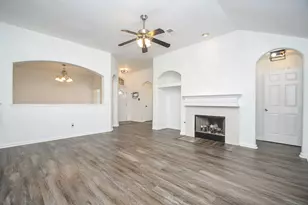 3626 Stratford Town Ln, Sugar Land, TX 77498 - Photo 8