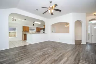 3626 Stratford Town Ln, Sugar Land, TX 77498 - Photo 6