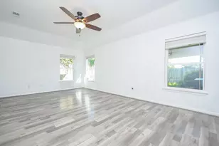 3626 Stratford Town Ln, Sugar Land, TX 77498 - Photo 18