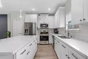 8407 James Franklin St, Houston, TX 77088 - Photo 6