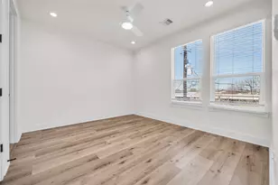 724 E 33rd St, Houston, TX 77022 - Photo 22