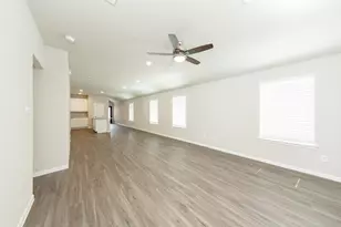 15631 Buffalo Mdw Ct, Houston, TX 77090 - Photo 4