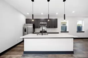 7818 Hanfro Ln, Houston, TX 77088 - Photo 16