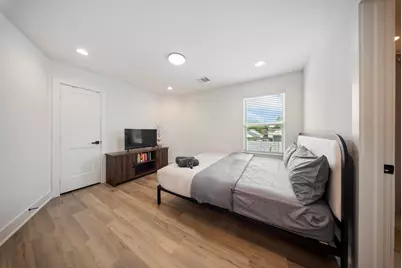9 Super Street, Houston, TX 77011 - Photo 14