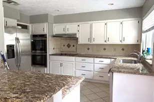 3118 Shawnee Dr, Sugar Land, TX 77479 - Photo 8