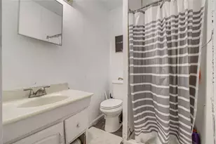 1108 W 9th St, Freeport, TX 77541 - Photo 14